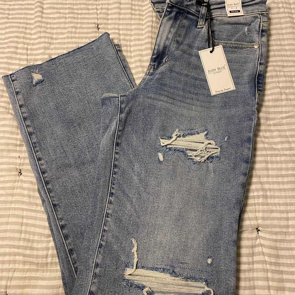 Judy Blue Women's 90s Straight  Light Blue Distressed Jeans